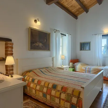 Barbarella Villa Tinjan