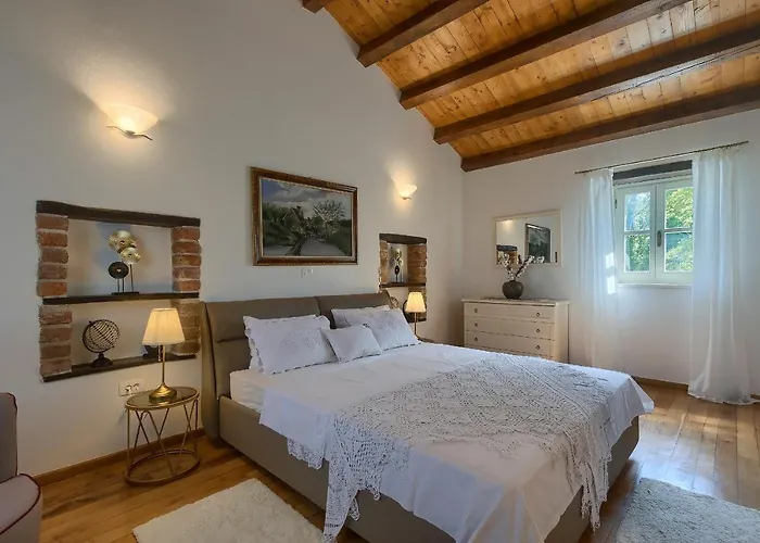 Vila Barbarella Tinjan