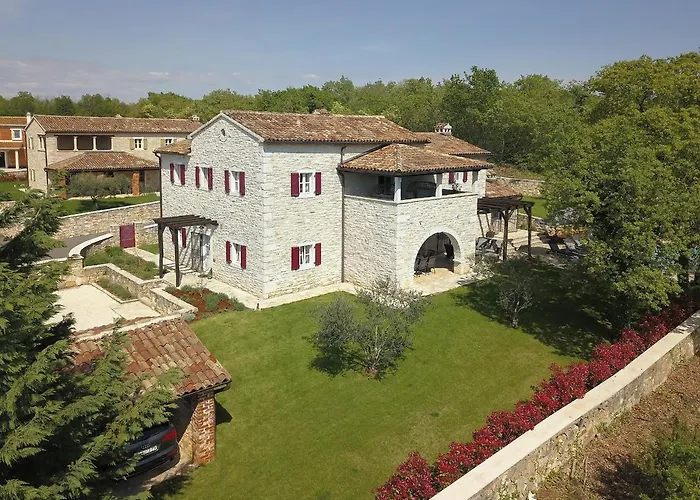 Barbarella Vila Tinjan